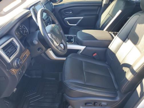 2020 Nissan Titan SL