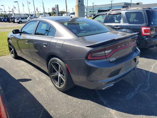 2017 Dodge Charger SE