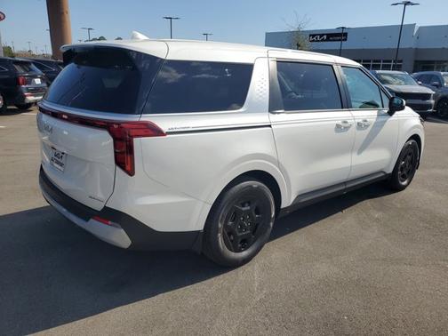 Snow White Pearl 2026 Kia Carnival LX