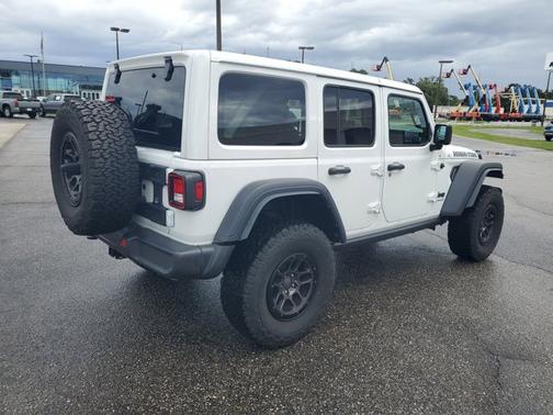 Bright White Clearcoat 2023 Jeep Wrangler High Tide
