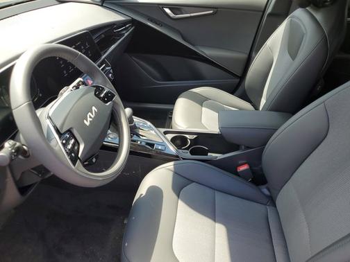 2025 Kia Niro EX
