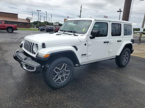 Bright White Clearcoat 2025 Jeep Wrangler Sahara