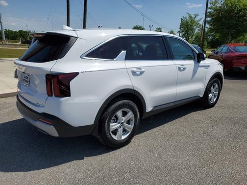 2025 Kia Sorento LX