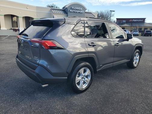 2021 Toyota RAV4 Hybrid XLE