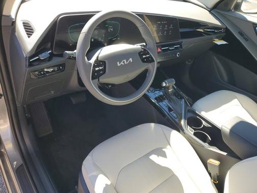 2026 Kia Niro EX