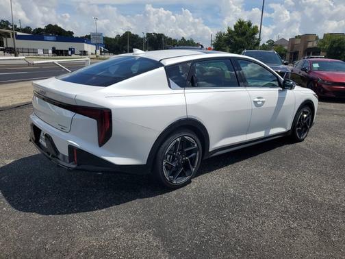 2025 Kia K4 GT-Line