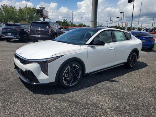 2025 Kia K4 GT-Line