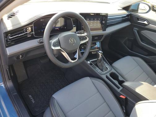 2025 Volkswagen Jetta SE