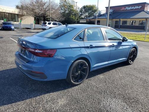 2025 Volkswagen Jetta SE