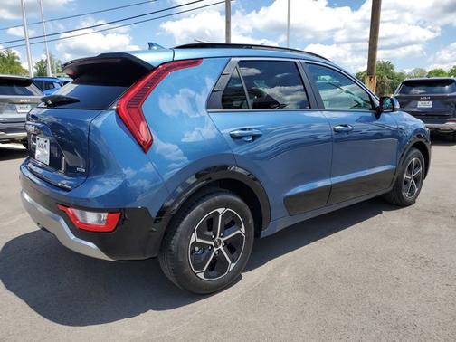 2025 Kia Niro SX