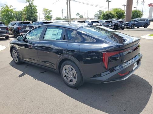 2025 Kia K4 LX