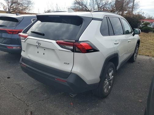 2023 Toyota RAV4 XLE Premium