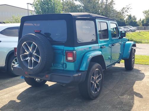 Bikini Pearl Coat 2024 Jeep Wrangler 4xe Sport S