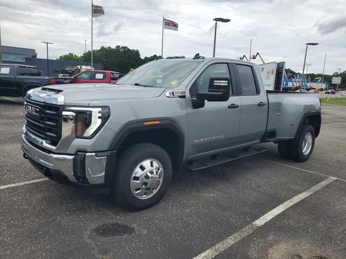 Sterling Metallic 2026 GMC Sierra 3500 Pro