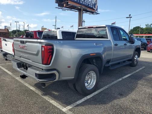 Sterling Metallic 2026 GMC Sierra 3500 Pro
