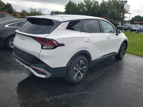 Glacial White Pearl 2025 Kia Sportage EX