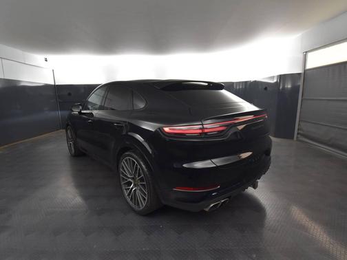 2023 Porsche Cayenne 