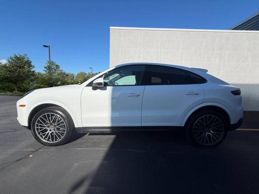 White 2023 Porsche Cayenne