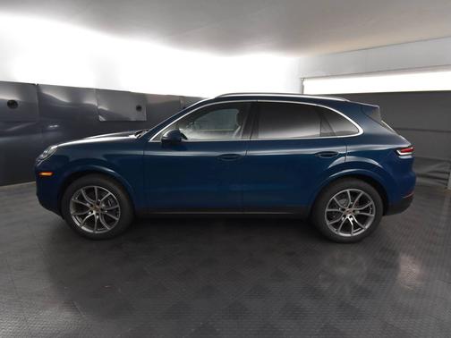 Montego Blue Metallic 2026 Porsche Cayenne