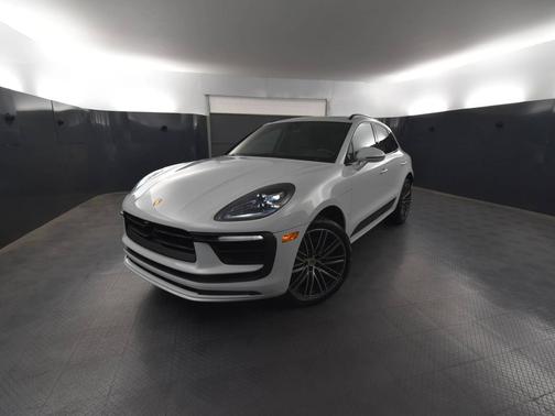 Carrara White Metallic 2025 Porsche Macan