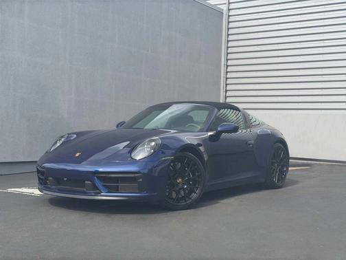 Gentian Blue Metallic 2023 Porsche 911