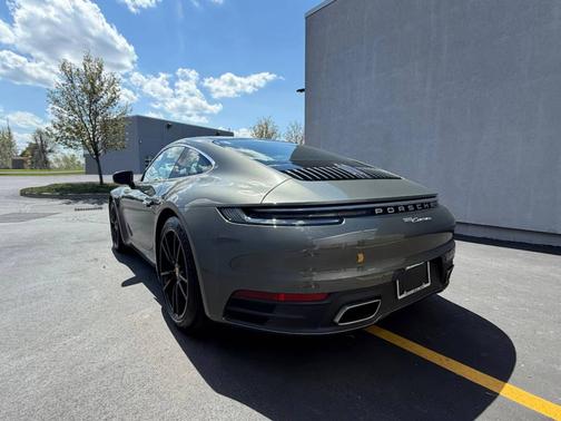 Aventurine Green Metallic 2021 Porsche 911