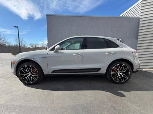 Chalk 2025 Porsche Macan