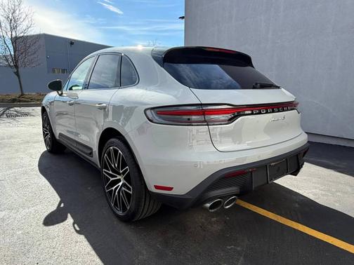 Chalk 2025 Porsche Macan