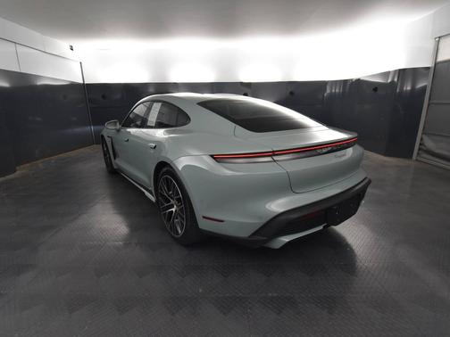 Shade Green Metallic 2025 Porsche Taycan
