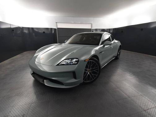 Shade Green Metallic 2025 Porsche Taycan