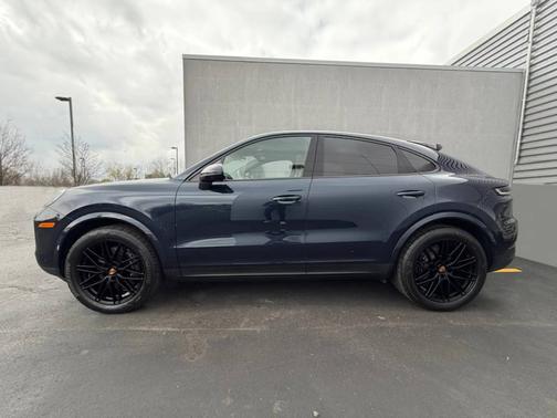 Algarve Blue Metallic 2026 Porsche Cayenne