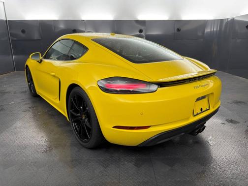 2025 Porsche 718 Cayman 