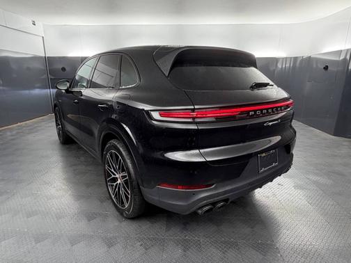 2025 Porsche Cayenne 