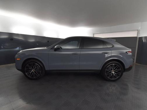 Arctic Grey 2025 Porsche Cayenne