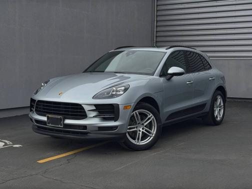 Dolomite Silver Metallic 2020 Porsche Macan