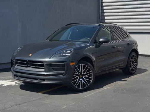 Volcano Grey Metallic 2026 Porsche Macan