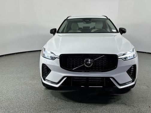 2025 Volvo XC60 B5 Ultra