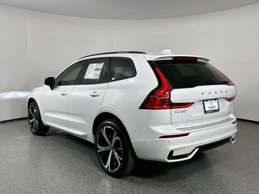 2025 Volvo XC60 B5 Ultra