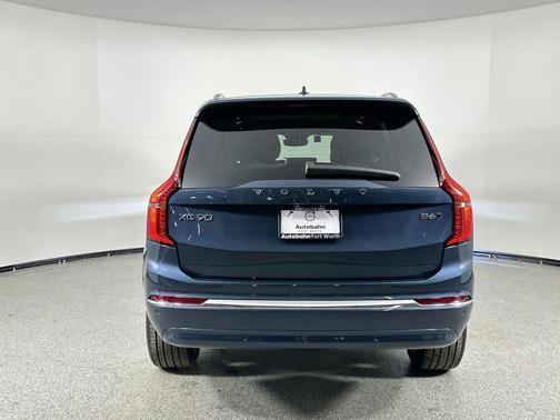 2025 Volvo XC90 B6 Core