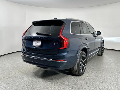 2025 Volvo XC90 B6 Core