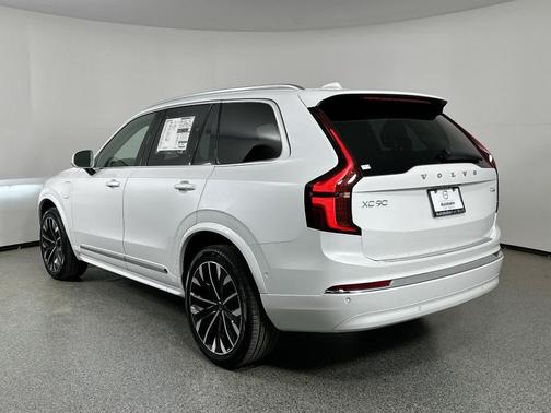 2025 Volvo XC90 Plug-In Hybrid T8 Ultra 7-Seater