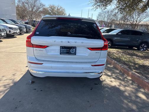 2023 Volvo XC60 B5 Plus Bright Theme