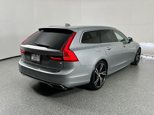 2019 Volvo V90 T5 R-Design
