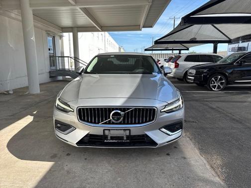 Bright Silver Metallic 2022 Volvo S60 B5 Inscription