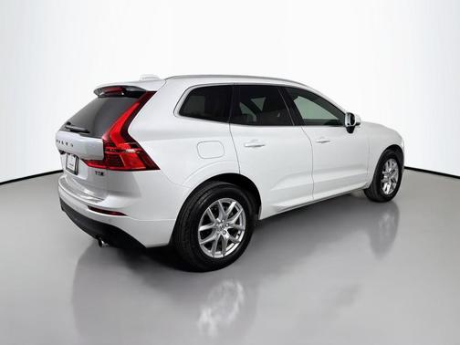 2020 Volvo XC60 T5 Momentum