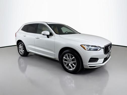 2020 Volvo XC60 T5 Momentum