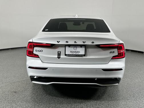 2025 Volvo S60 B5 Plus