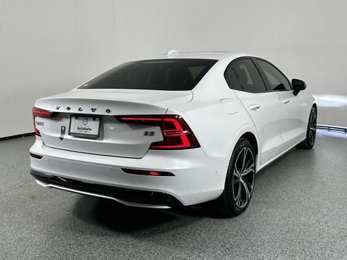 2025 Volvo S60 B5 Plus