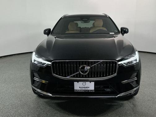 2023 Volvo XC60 B5 Ultimate Bright Theme