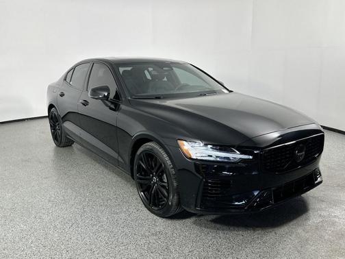 2024 Volvo S60 Recharge Plug-In Hybrid T8 Ultimate Black Edition